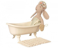 Miniature_bathtub_1