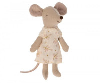 Nightgown_for_little_sister_mouse_1