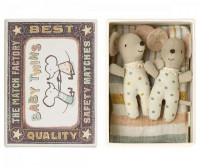 Twins__Baby_mice_in_matchbox_3