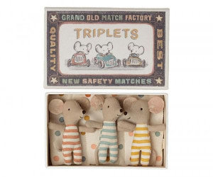 Triplets__Baby_mice_in_matchbox