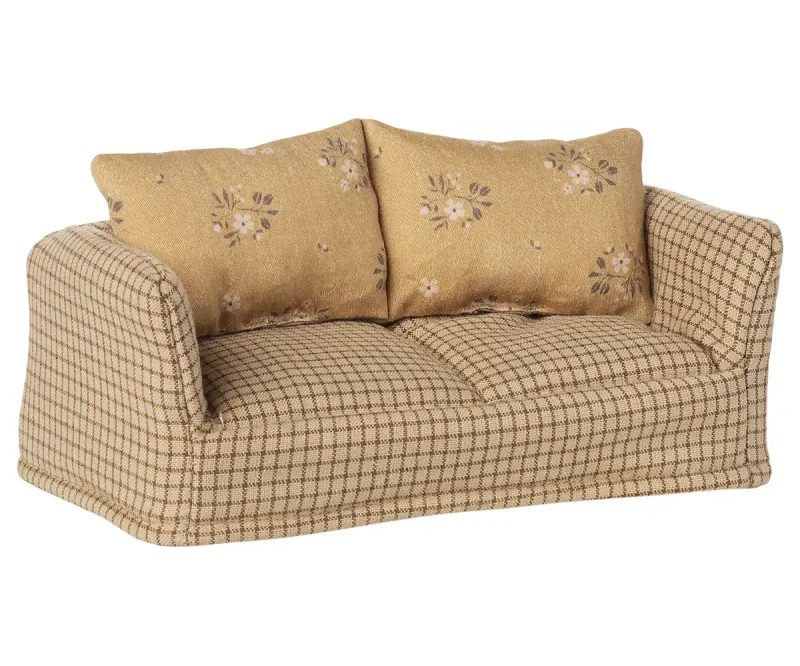 Couch__Mouse___Mable_