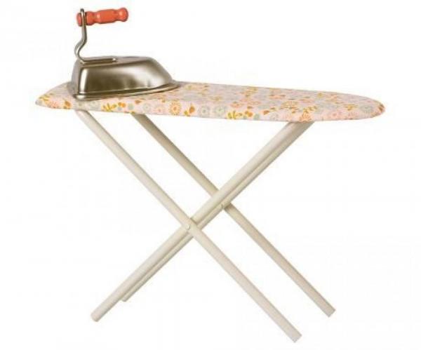 Iron___ironing_board