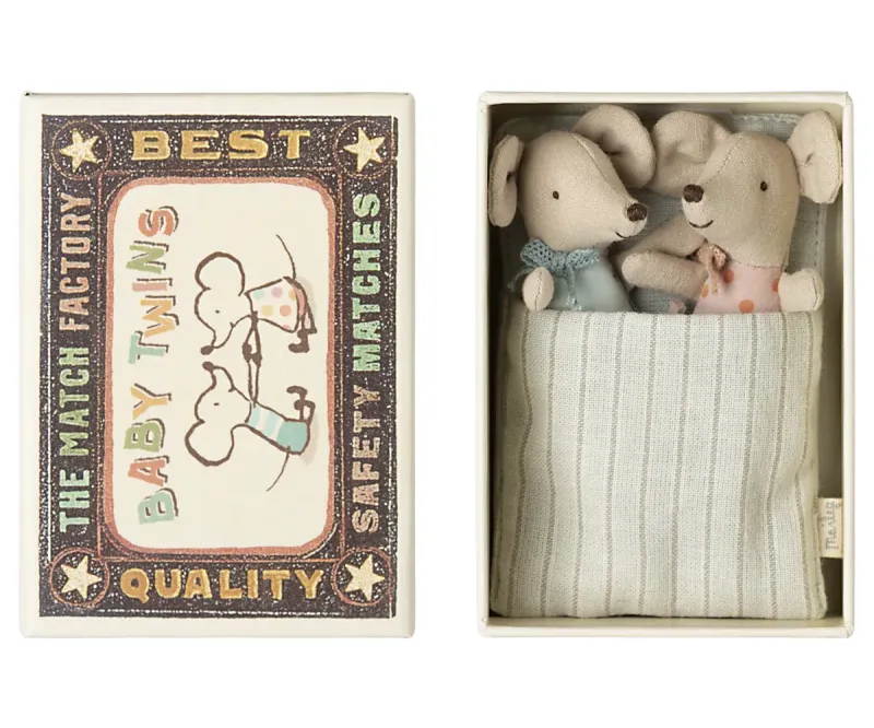 Twins__Baby_mice_in_matchbox__1