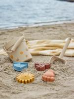 Agnes_beach___sand_toy_Nature_3