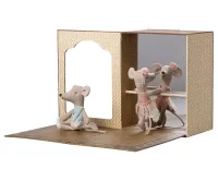 Ballet_mice_in_dance_studio__Little_sister_and_brother_