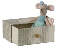 Dance_mouse_in_daybed__Little_sister__5