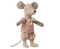 Little_sister_mouse_in_matchbox__2