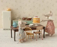 Party_cake_and_cake_stand__Mouse___Off_white__1