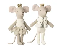 Royal_twin_mice__Little_sister_and_brother_in_matchbox__1