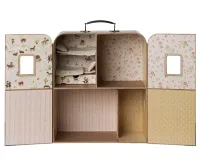 SuitCasa__Little_sister_and_brother__1