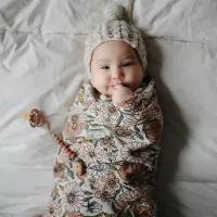 Swaddle_Retro_Flowers__1