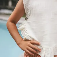 Tetra___Ruffle_Vest_Ecru_4