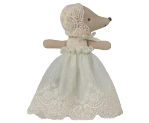 Baby_mouse_in_gown___Mint_