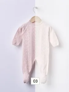 Babygrow_with_feet_Wit