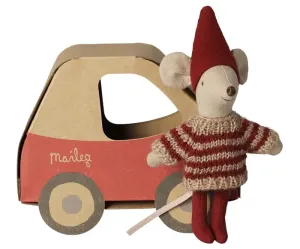 Christmas_mouse__Little_sister_in_car_box_