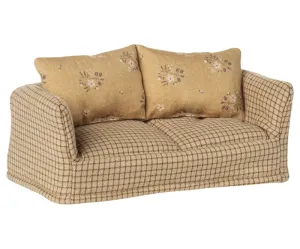Couch__Mouse___Mable_