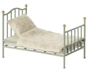Vintage_single_bed__Mouse___Mint_